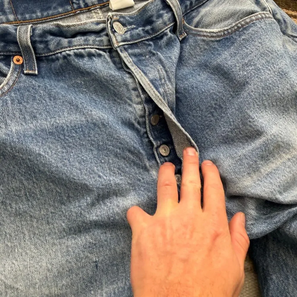 Men's Vintage 90's Levi's 501 XX Button Fly Light Wash Denim Blue Jeans 37 x 29